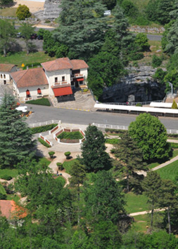 LA JUSTICE INVALIDE LE STATIONNEMENT PAYANT INSTITUÉ PAR LA COMMUNE DE PADIRAC AUX ABORDS DU GOUFFRE 